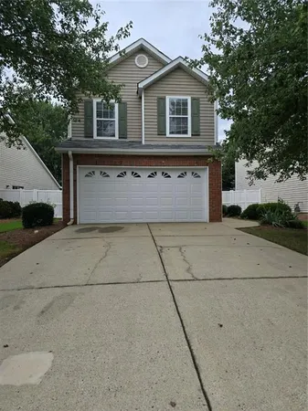 a view of garage yard