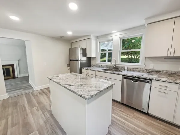 $4,300 | 312 Linden Street, Wellesley, MA 02481
