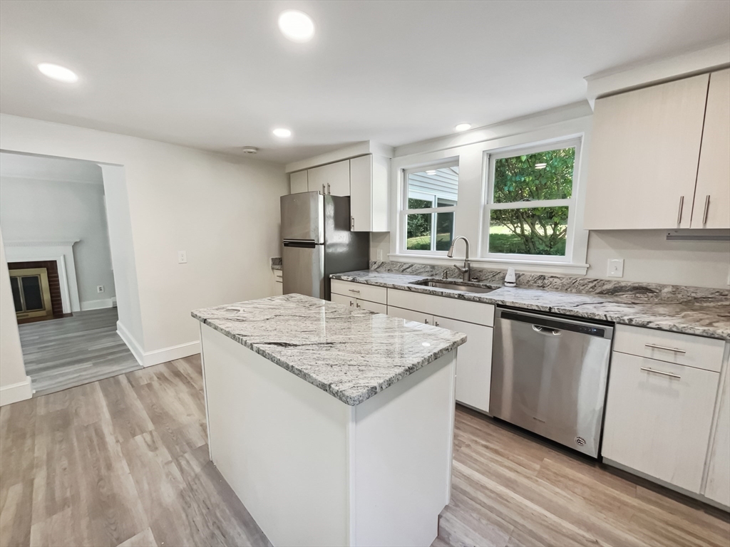 312 Linden Street Wellesley, MA 02481 - Photo 14 of 25