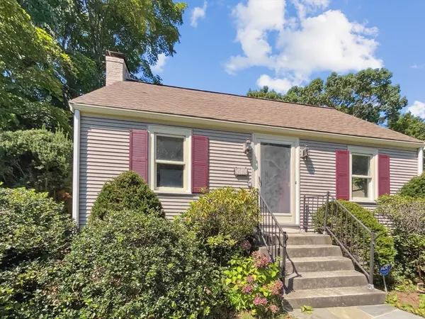 $4,300 | 312 Linden Street, Wellesley, MA 02481