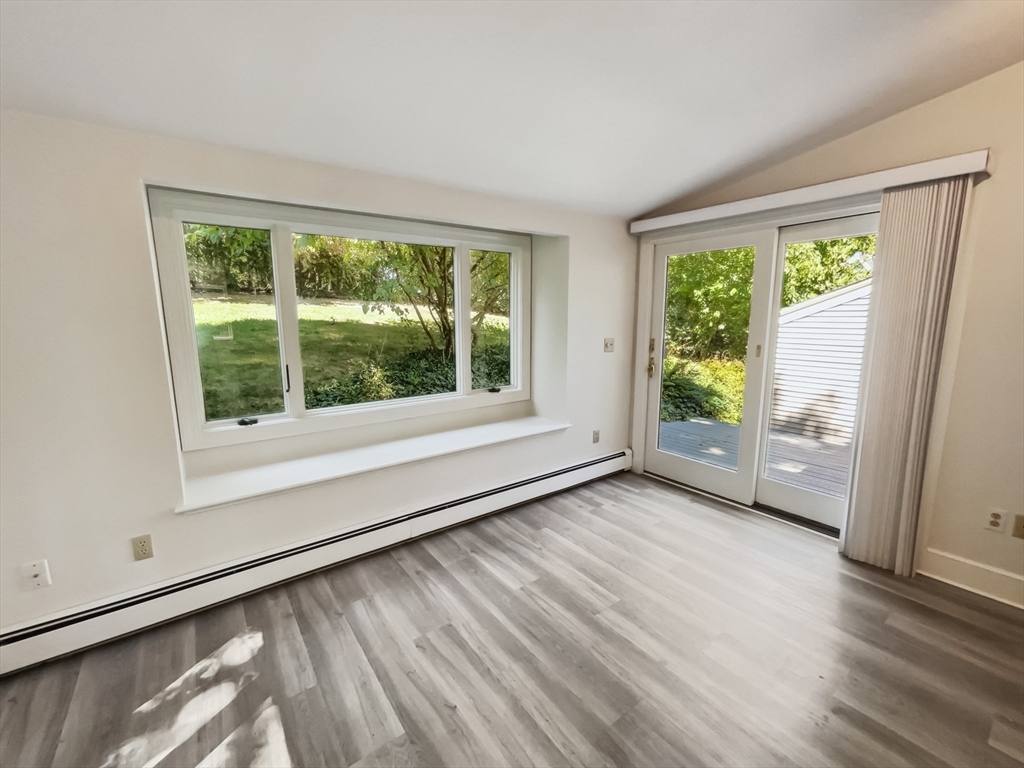 312 Linden Street Wellesley, MA 02481 - Photo 8 of 25