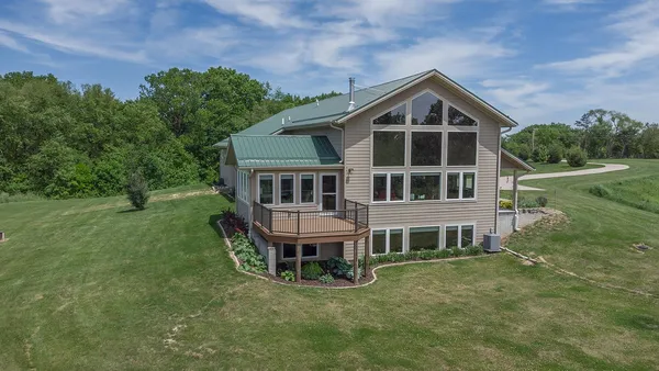 $1,200,000 | 16168 Scenic Ridge Road, Savanna, IL 61074