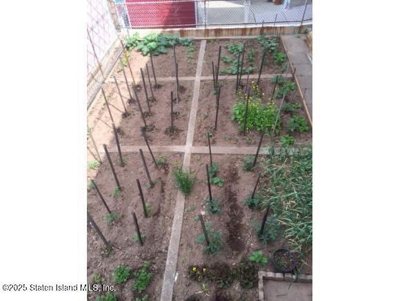 118 Pouch Terrace Staten Island, NY 10305 - Photo 3 of 6 118garden