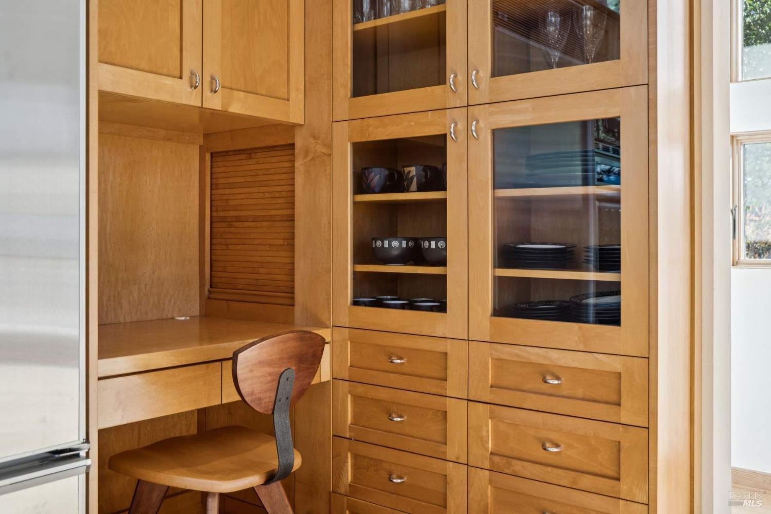 10300 Slattery Road Kenwood, CA 95452 - Photo 20 of 35 a chair and a table in a kitchen