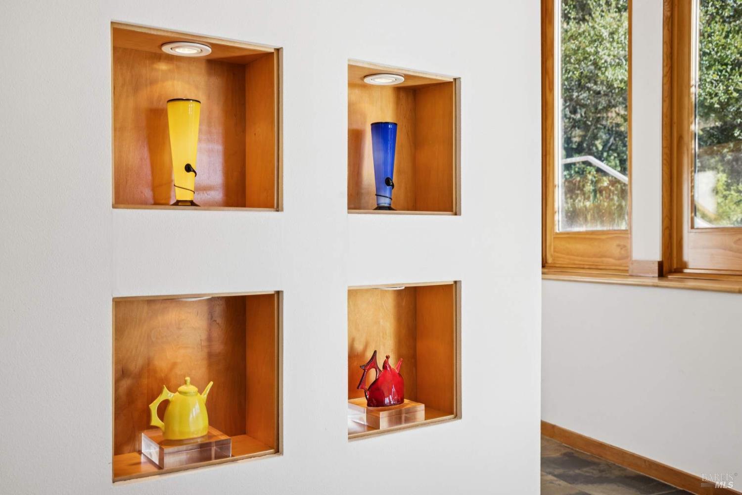 10300 Slattery Road Kenwood, CA 95452 - Photo 7 of 35 a view of bathroom with a painting on the wall and a window