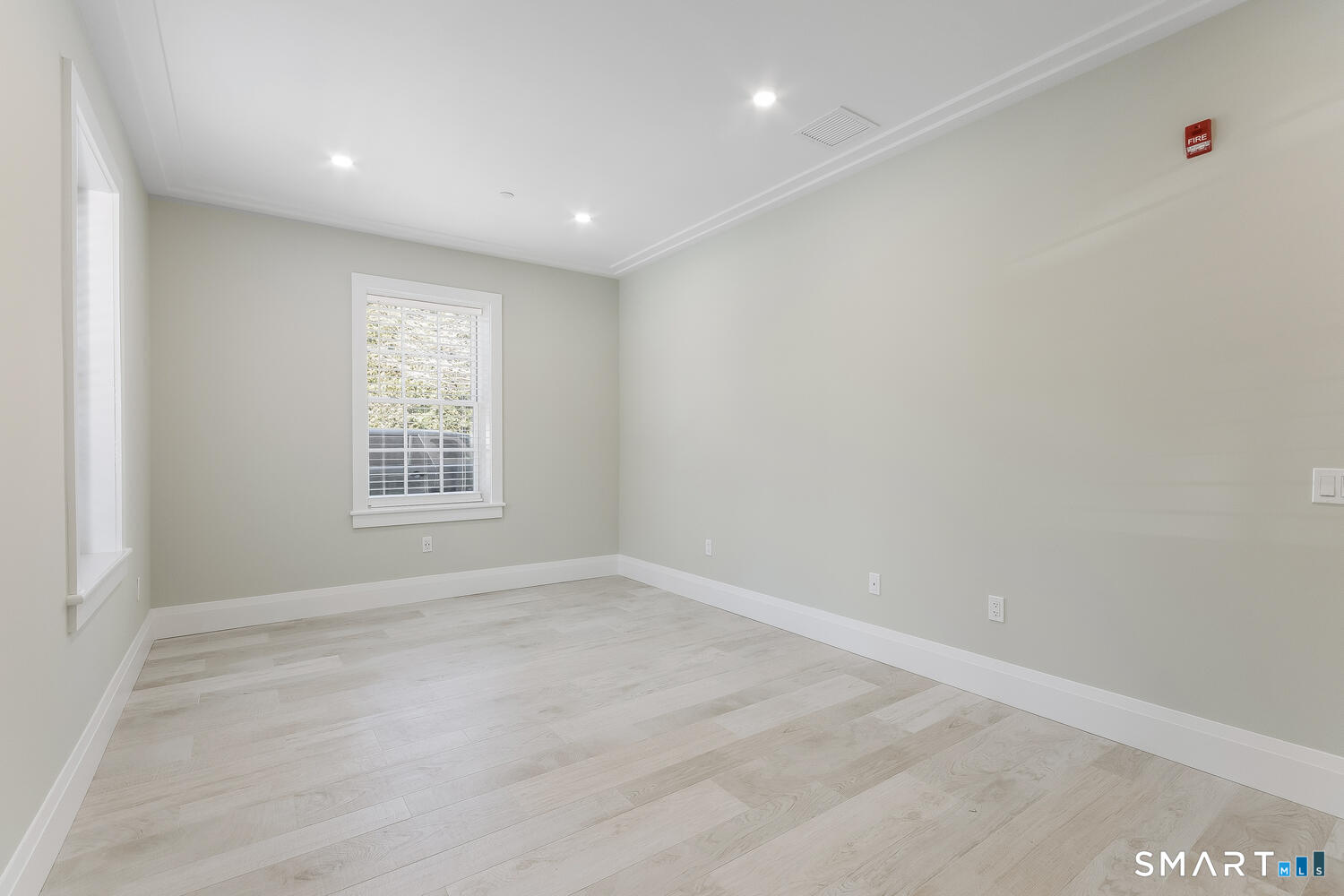 1990 Bronson Road, Unit 4 Fairfield, CT 06824 - Photo 13 of 18