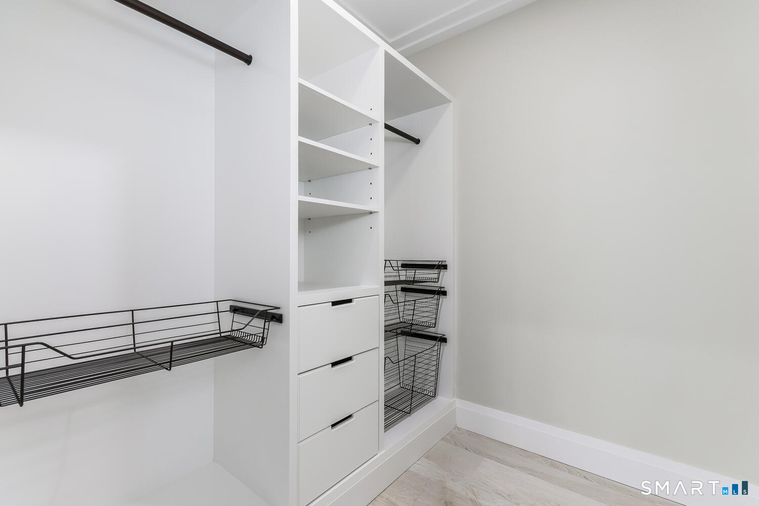 1990 Bronson Road, Unit 4 Fairfield, CT 06824 - Photo 14 of 18