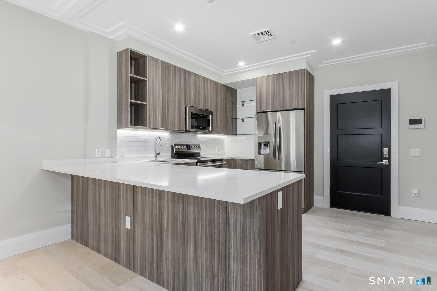 1990 Bronson Road, Unit 4 Fairfield, CT 06824 - Photo 3 of 18