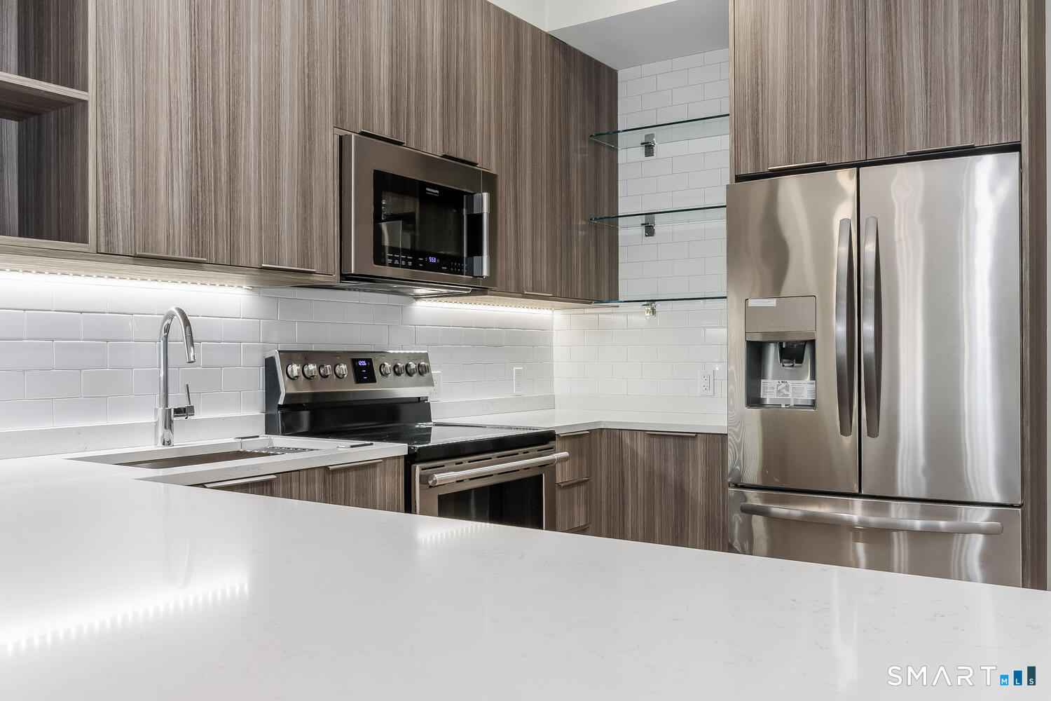 1990 Bronson Road, Unit 4 Fairfield, CT 06824 - Photo 5 of 18