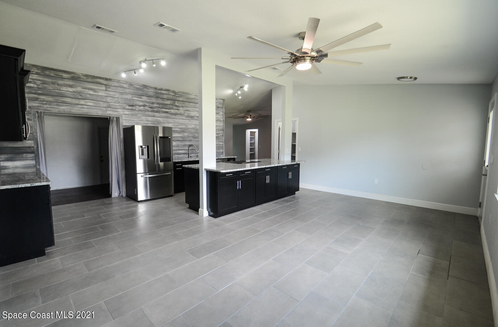 7005 Bismark Road Cocoa, FL 32927 - Photo 3 of 37 DSC_2780