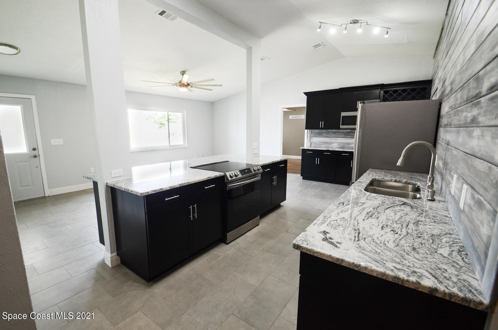 7005 Bismark Road Cocoa, FL 32927 - Photo 9 of 37 DSC_2714