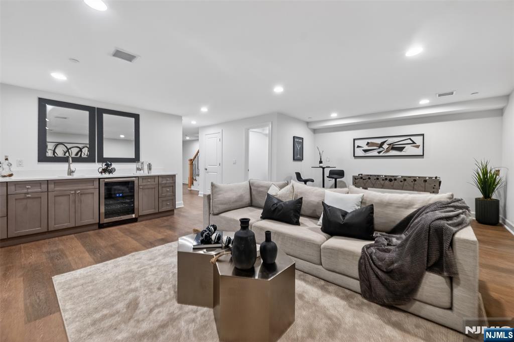 22 Gabriel Court, Unit 22 Paramus, NJ 07652 - Photo 32 of 38