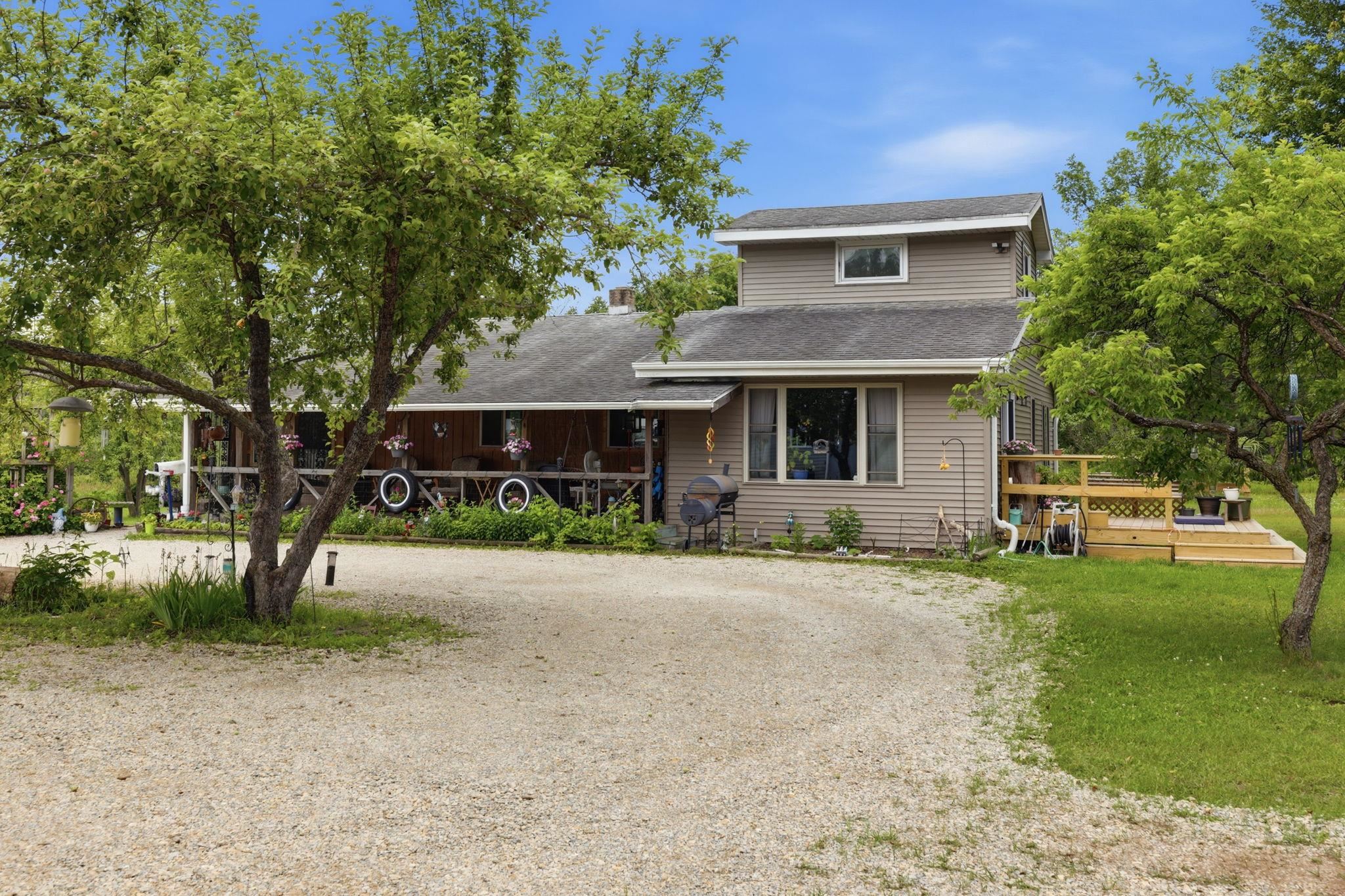 N4381 Ostrander Road New London, WI 54961 - Photo 1 of 64