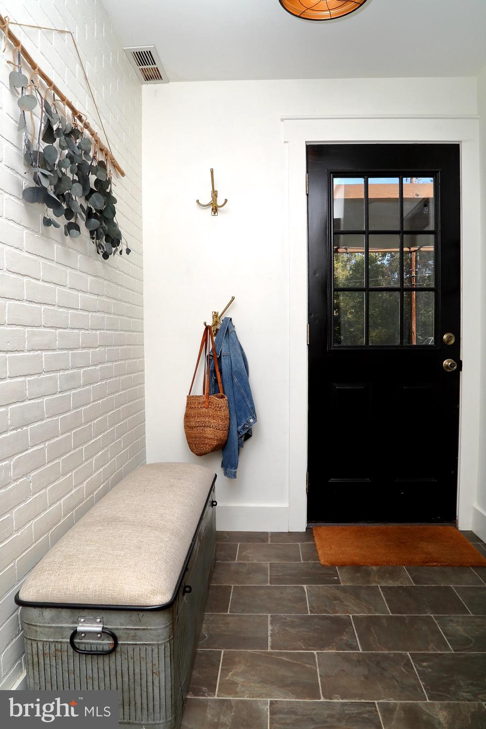 1541 Robert Road Lancaster, PA 17601 - Photo 14 of 34 Mudroom off kitchen and garage