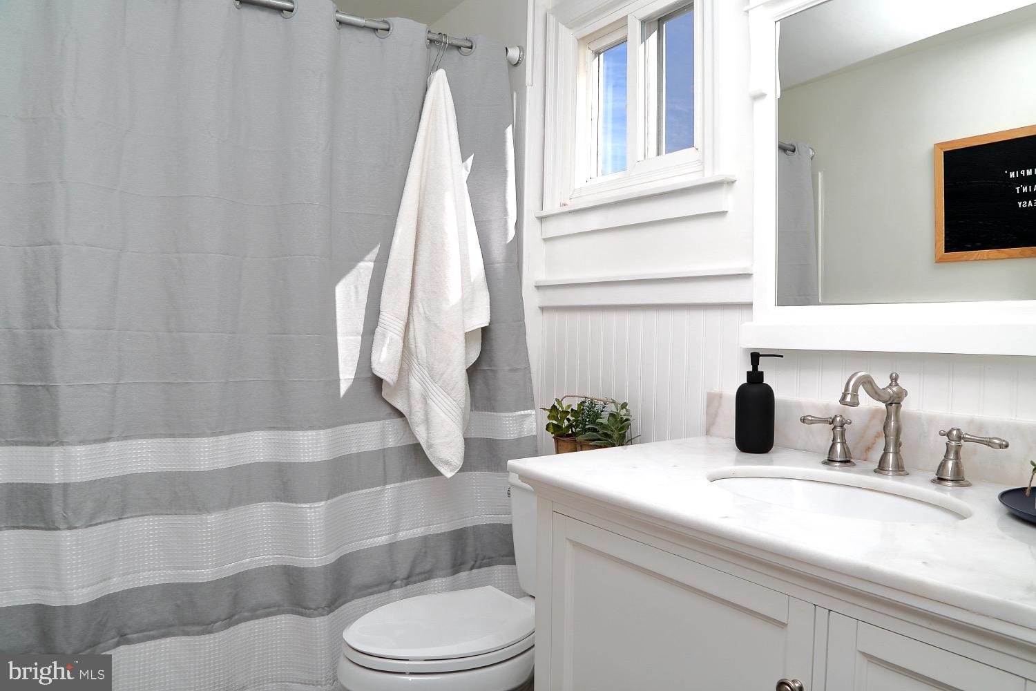 1541 Robert Road Lancaster, PA 17601 - Photo 20 of 34 Fully remodeled bath.