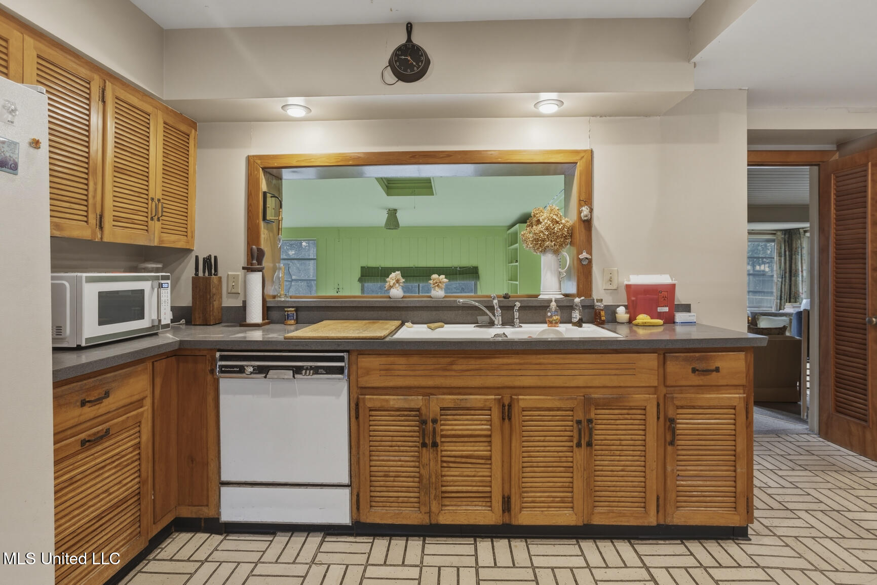 4325 Robin Drive Jackson, MS 39206 - Photo 12 of 38 4325 Robin-11