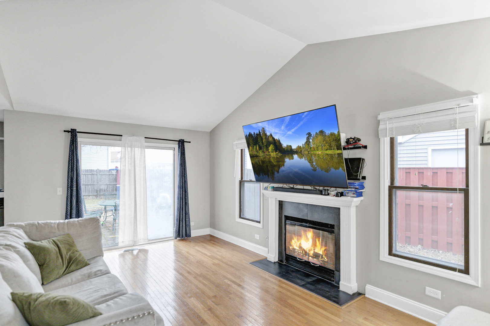 62 Washington Avenue Streamwood, IL 60107 - Photo 3 of 25