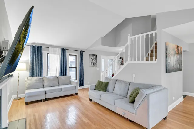 $365,000 | 62 Washington Avenue, Streamwood, IL 60107