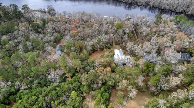 $185,000 | 8 Savannah Highway, Adams Run, SC 29426