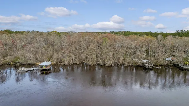 $185,000 | 8 Savannah Highway, Adams Run, SC 29426