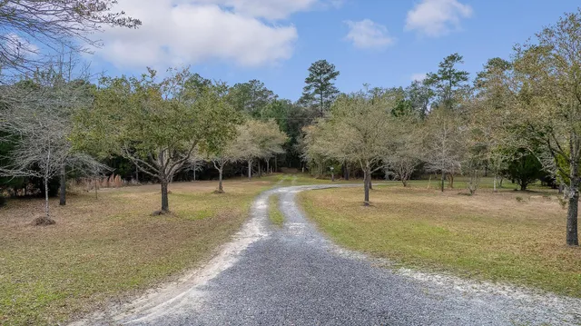 $185,000 | 8 Savannah Highway, Adams Run, SC 29426