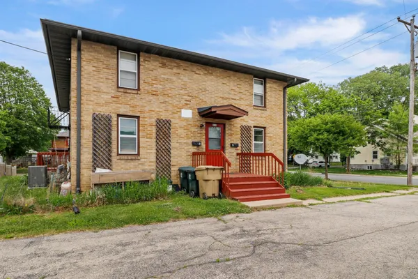 $584,000 | 430 North Oak Street, Madison, WI 53704