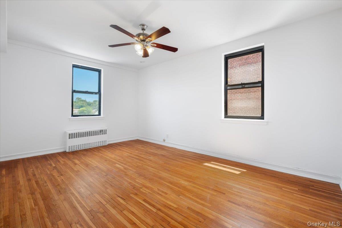 142 Garth Road, Unit 5K Scarsdale, NY 10583 - Photo 19 of 33 2nd bedroom