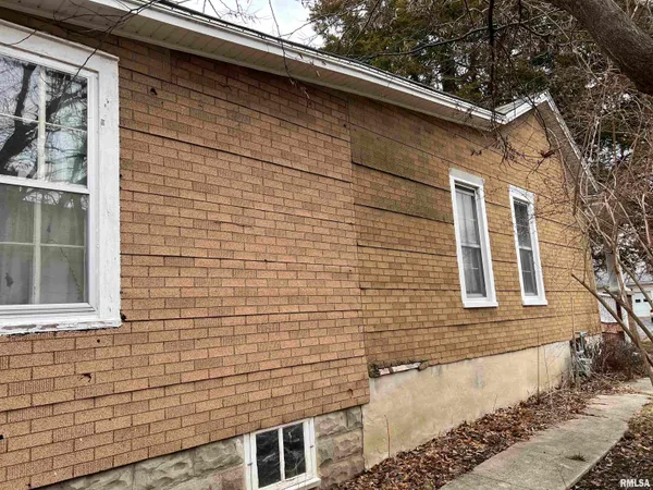 $54,900 | 813 Goltra Avenue, Jacksonville, IL 62650