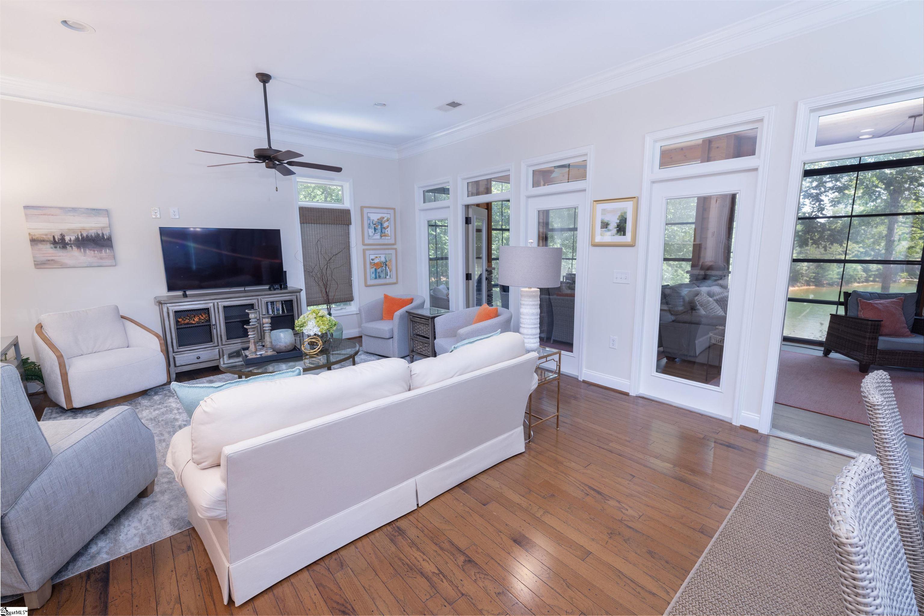 418 Sunset Point Drive West Union, SC 29696 - Photo 5 of 36