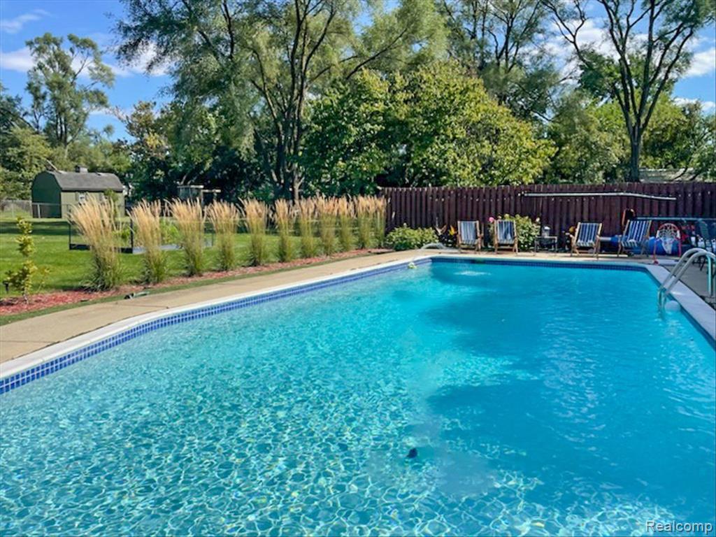 1933 John R Road Rochester Hills, MI 48307 - Photo 8 of 60