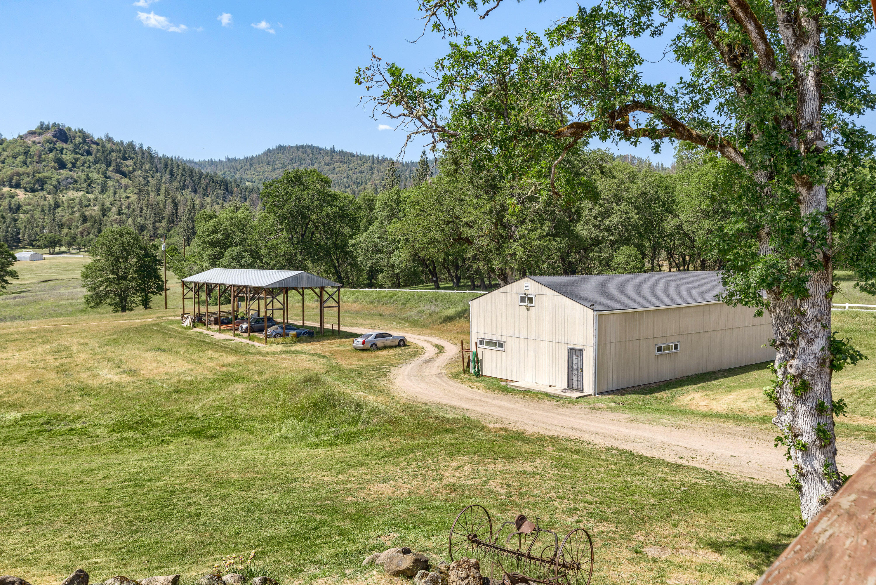 2030 Long Branch Road Eagle Point, OR 97524 - Photo 13 of 54 70_LBR_70