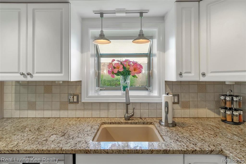 3223 Edmunton Drive Rochester Hills, MI 48306 - Photo 16 of 56