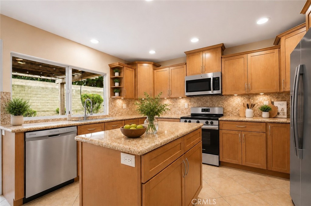 2391 Timberlane Circle Simi Valley, CA 93063 - Photo 8 of 23 Gallery Image 8