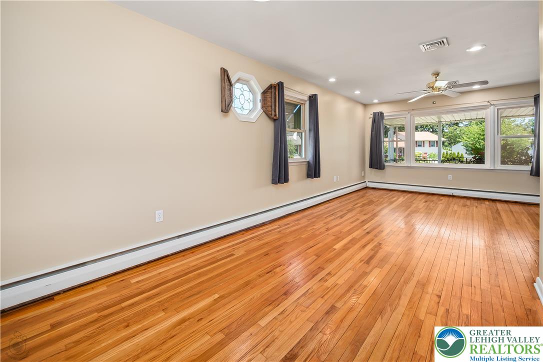 1835 Pinehurst Road Bethlehem, PA 18018 - Photo 7 of 30