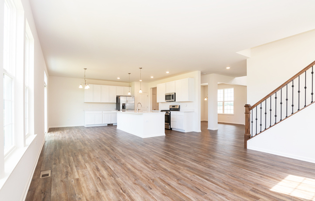 3625 Emerald Road Elgin, IL 60124 - Photo 3 of 37