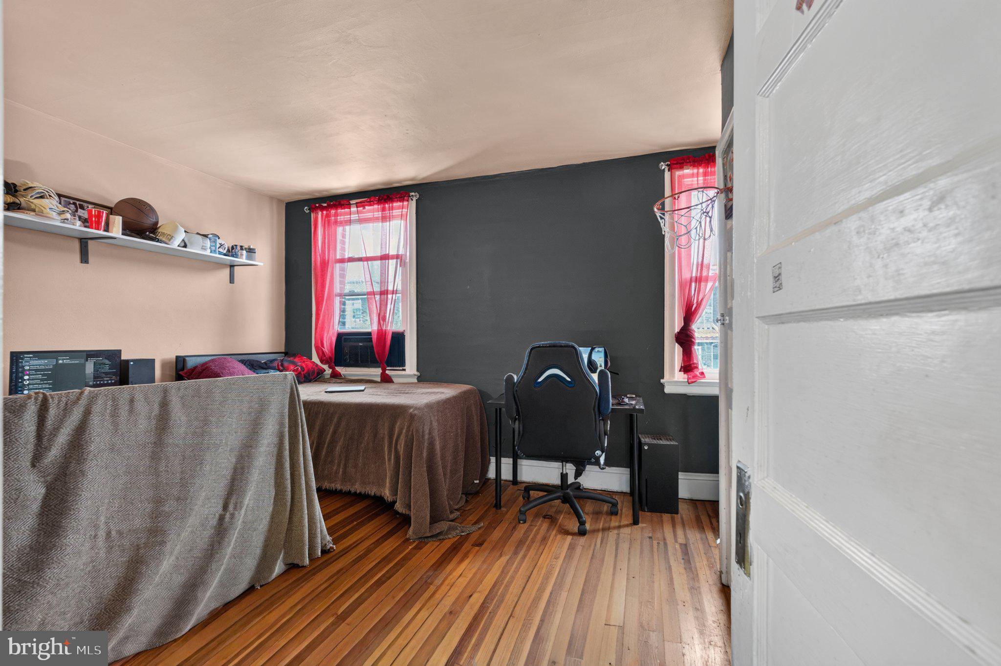 226 West Laveer Street Philadelphia, PA 19120 - Photo 18 of 23 a workspace with furniture window and outside view