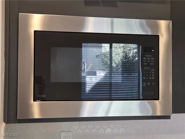 $2,700 | 9280 Encounter Avenue, Las Vegas, NV 89143