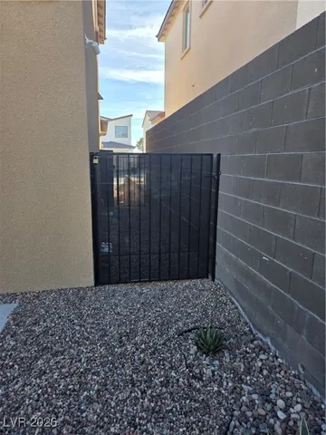 $2,700 | 9280 Encounter Avenue, Las Vegas, NV 89143