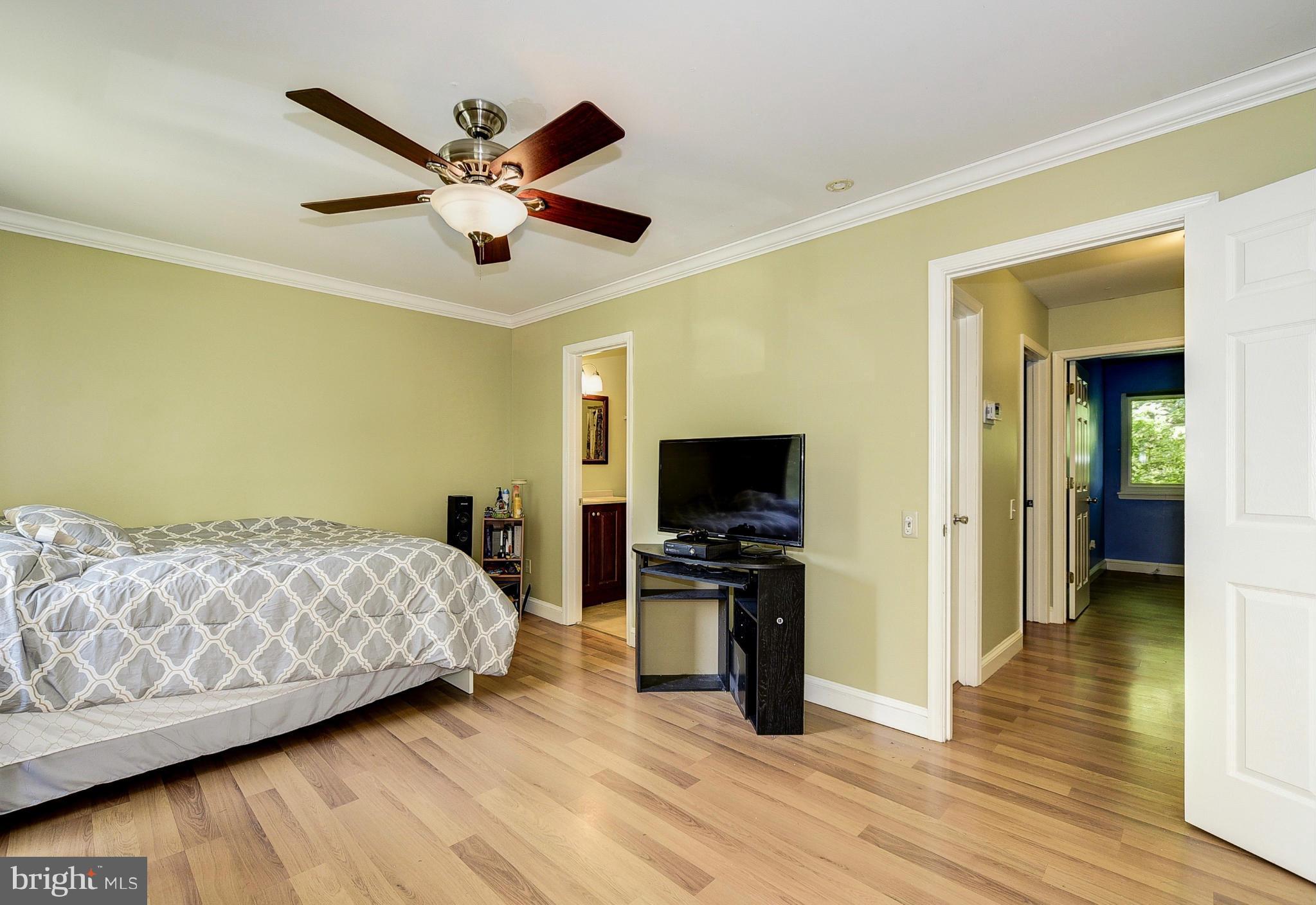 Bedroom (Master)