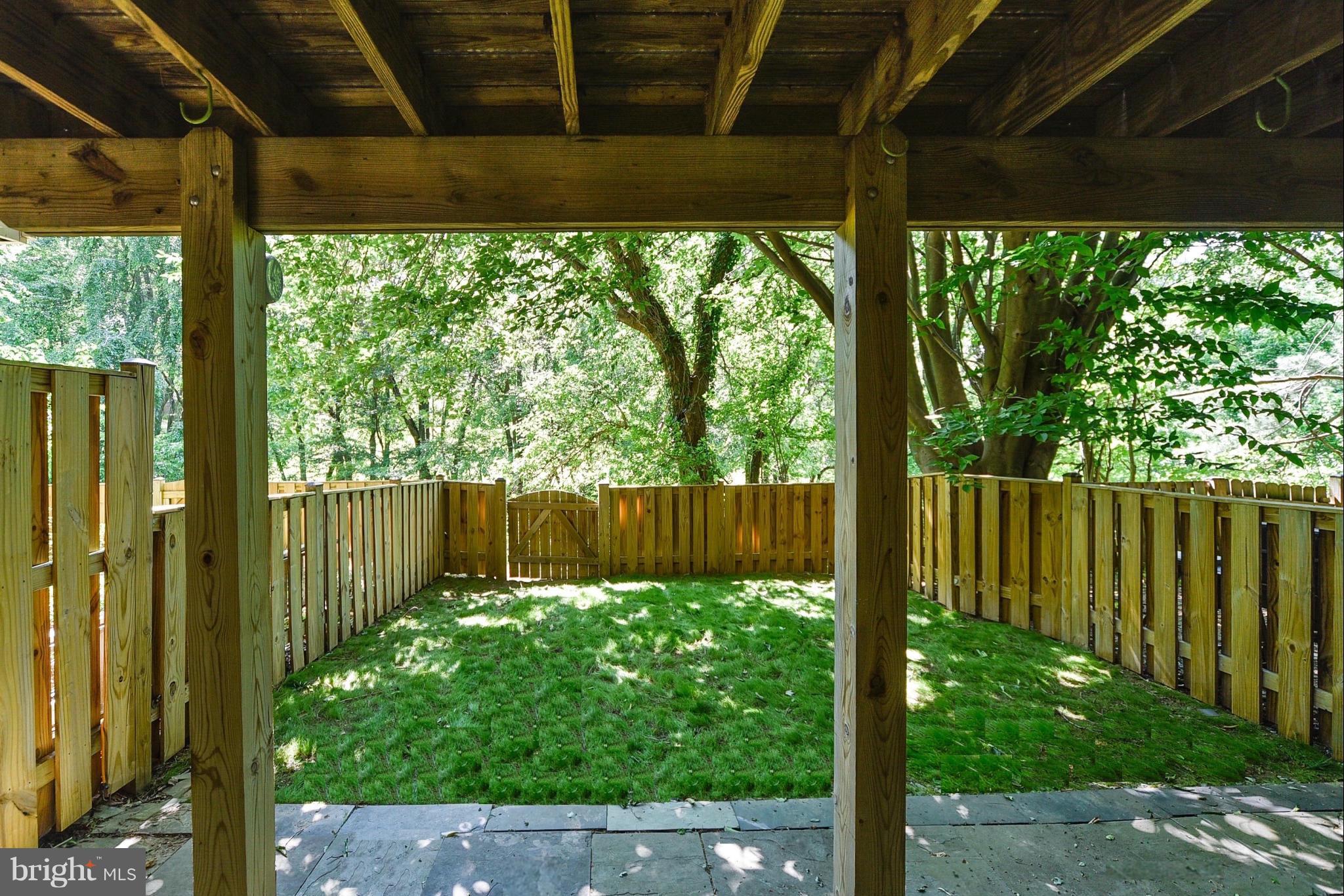 19561 Transhire Road Gaithersburg, MD 20886 - Photo 11 of 12 Exterior (Rear)