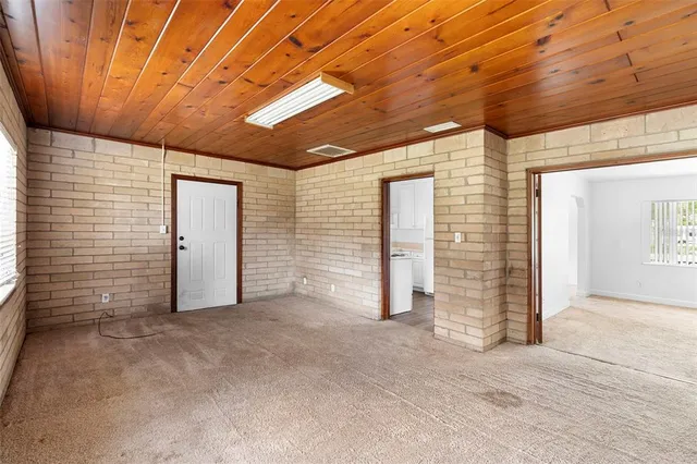 $2,100 | 510 Old Daytona Road, Deland, FL 32724