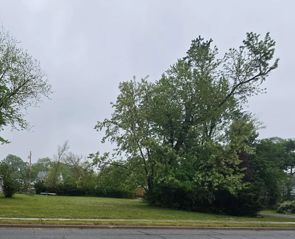 $29,900 | 7481 Broadway, Merrillville, IN 46410