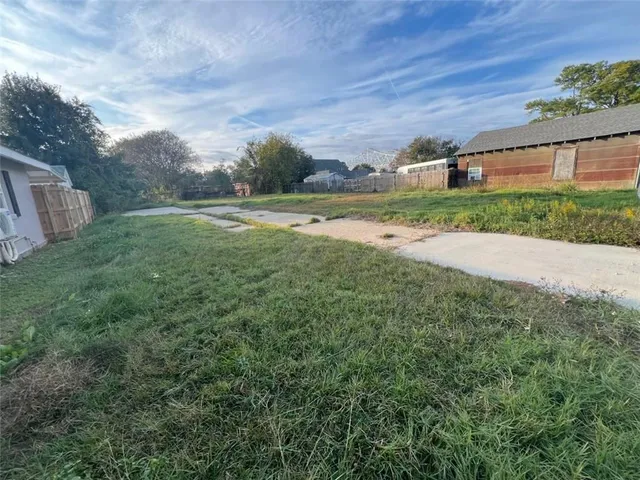 $59,900 | 725 Carricox Street, Gretna, LA 70053