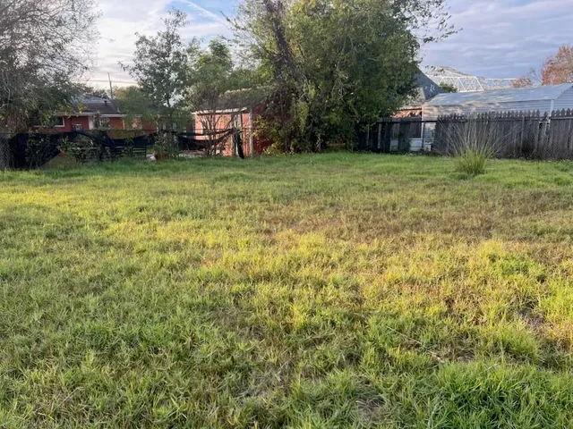 $59,900 | 725 Carricox Street, Gretna, LA 70053