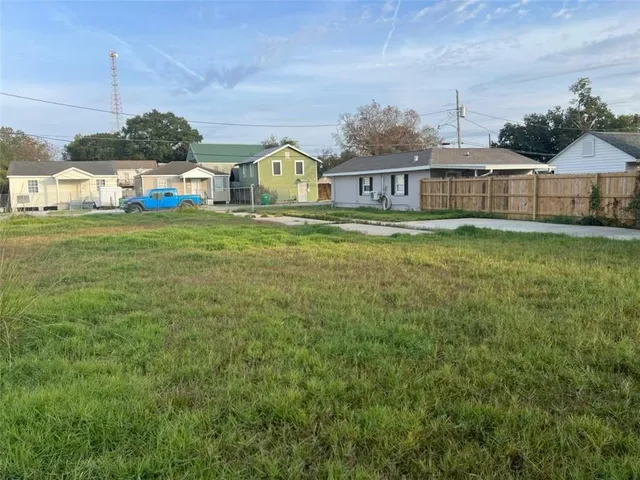 $59,900 | 725 Carricox Street, Gretna, LA 70053