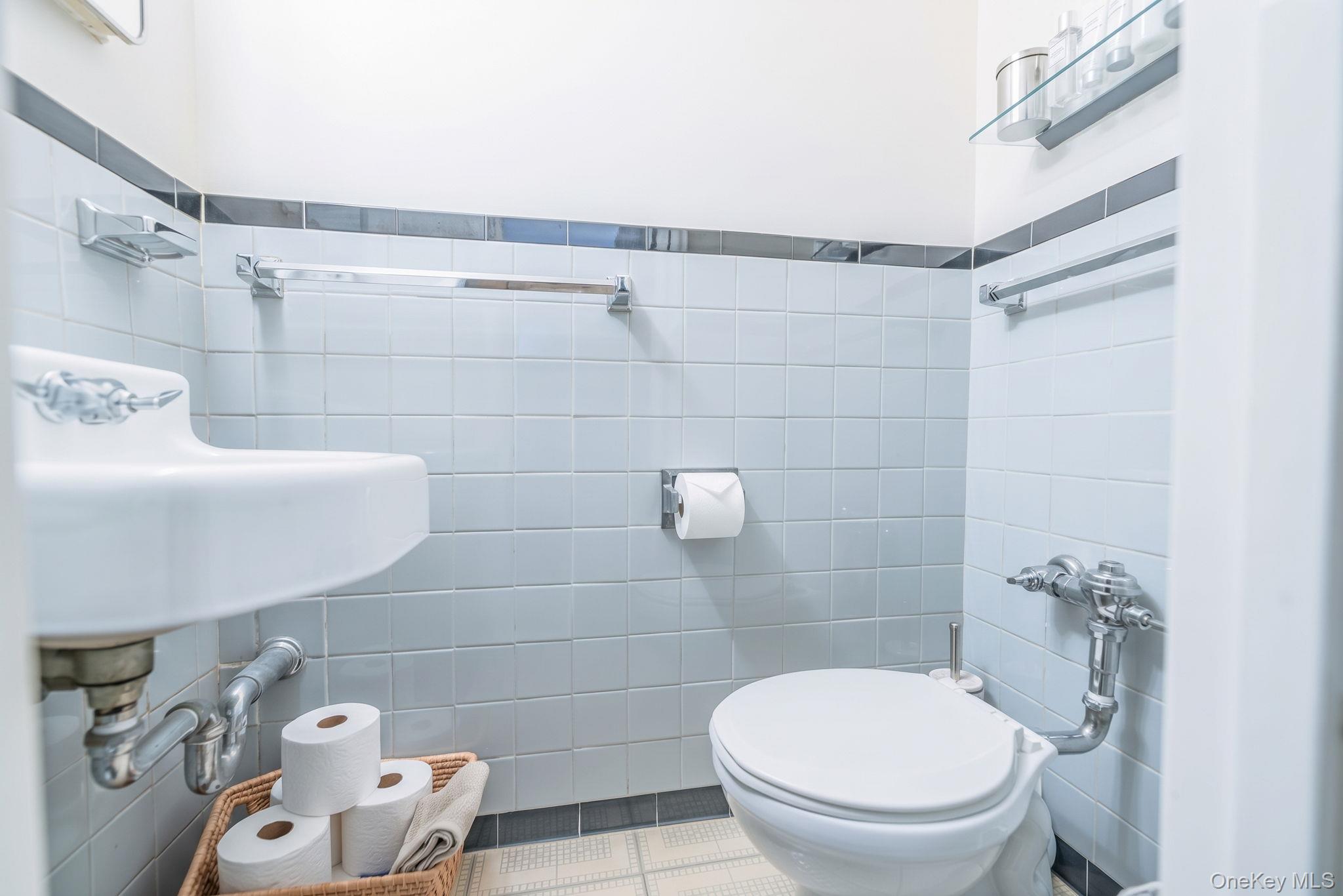 141 East 55th Street, Unit 4H Manhattan, NY 10022 - Photo 8 of 16 Gallery Image 8