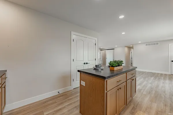 $1,695 | 911 Mayfair Drive, Boonville, IN 47601