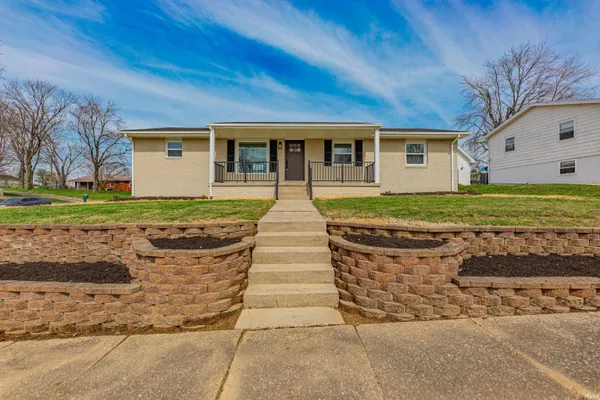 $1,695 | 911 Mayfair Drive, Boonville, IN 47601