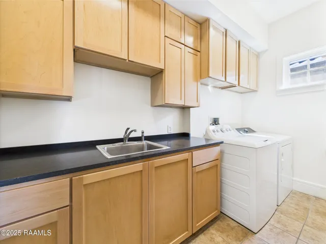 $395,000 | 1127 Camellia Boulevard, Unit H1, Lafayette, LA 70508