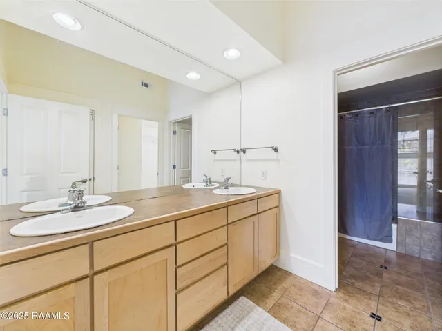 $395,000 | 1127 Camellia Boulevard, Unit H1, Lafayette, LA 70508